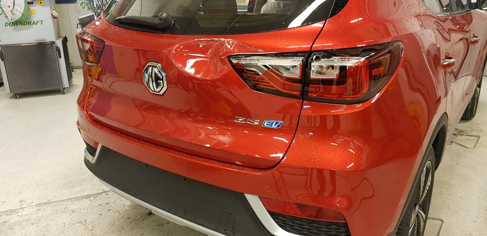 Lakiernik Blacharz samochodowy