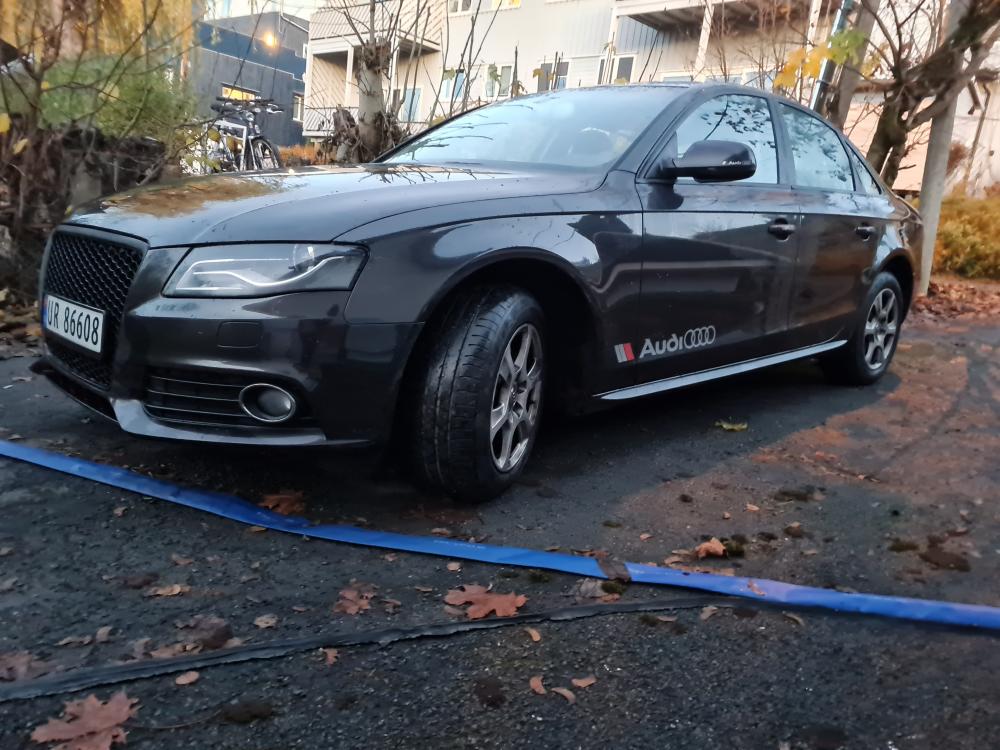 Audi A4 b8 2.0 tdi rok modelowy 2012