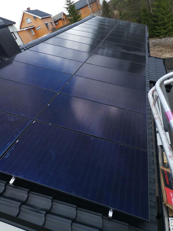 Elektroinstalacje i panele fotovoltaiczne