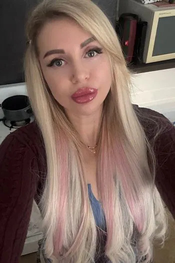 Odwazna kobieta ma ochote na eksperymenty