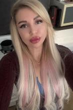 Odwazna kobieta ma ochote na eksperymenty