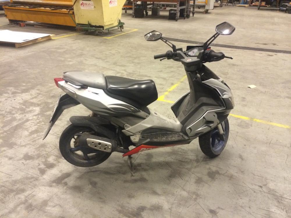 Aprilia sr 50 factory