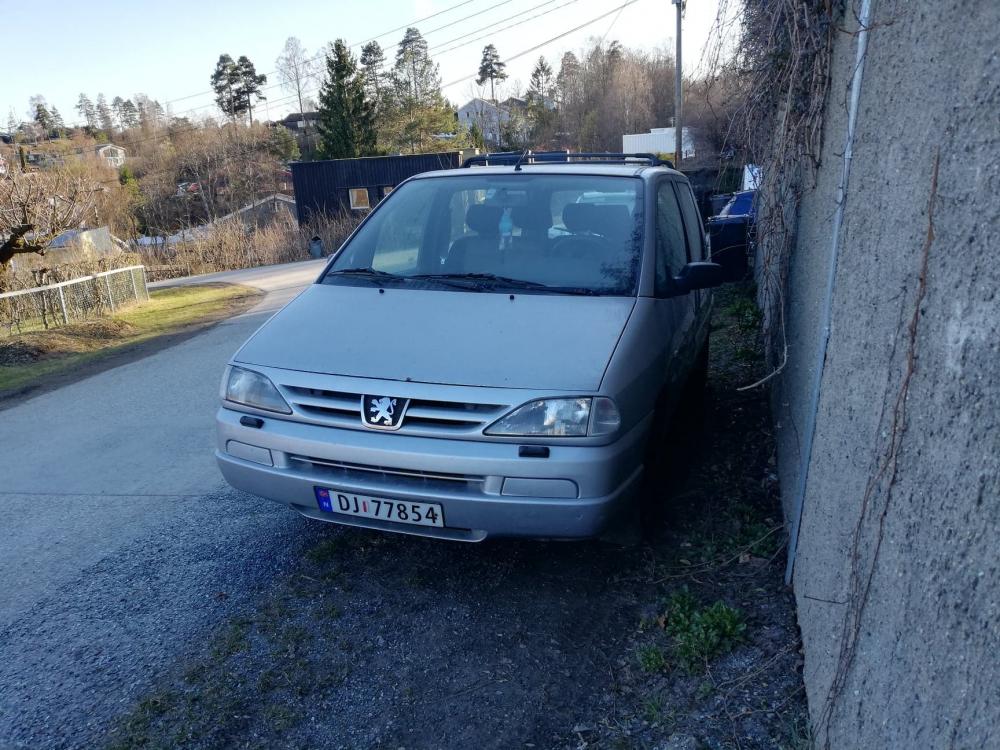 Peugeot 806