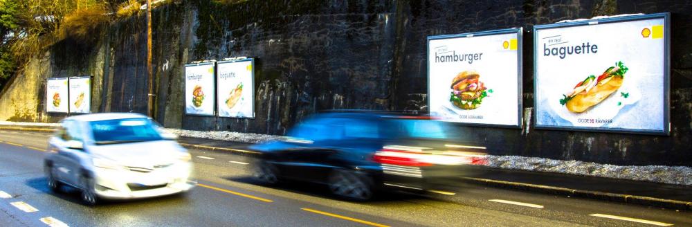 Firma zajmujaca sie naklejaniem reklam (boards) zatrudni pracownikow