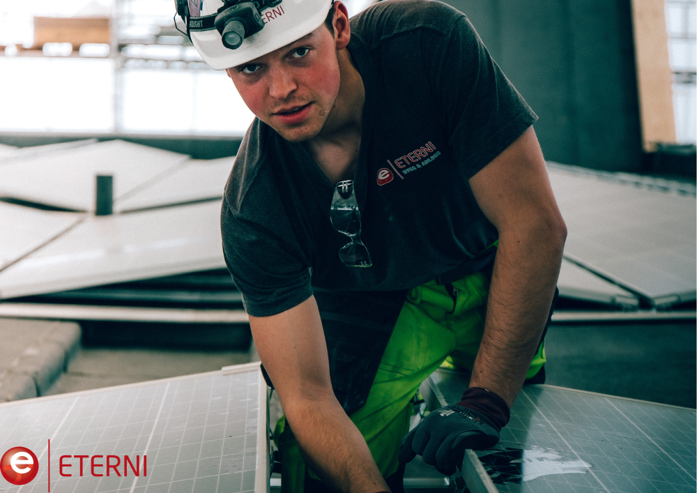 ALUMINUM AND GLASS STRUCTURES FITTER