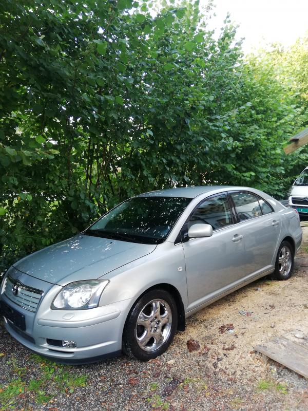 Toyota Avensis 1.8 benz